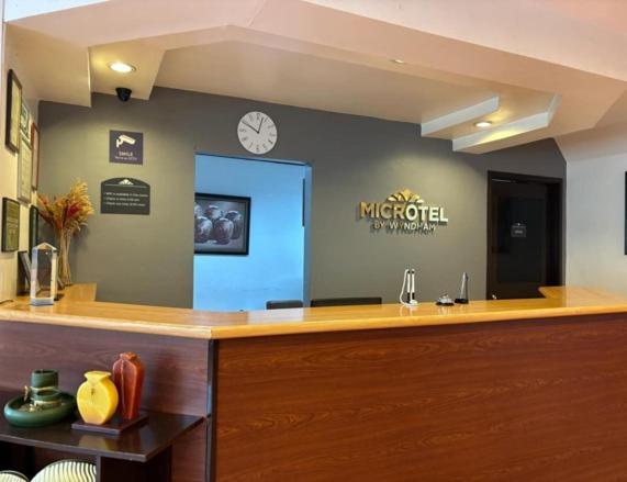 Microtel By Wyndham Eagle Ridge General Trias  Exteriör bild