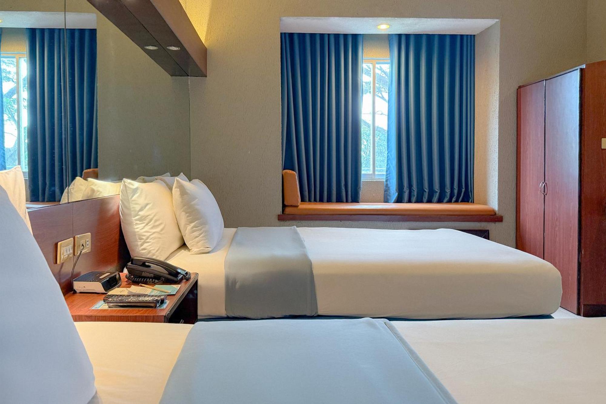 Microtel By Wyndham Eagle Ridge General Trias  Exteriör bild