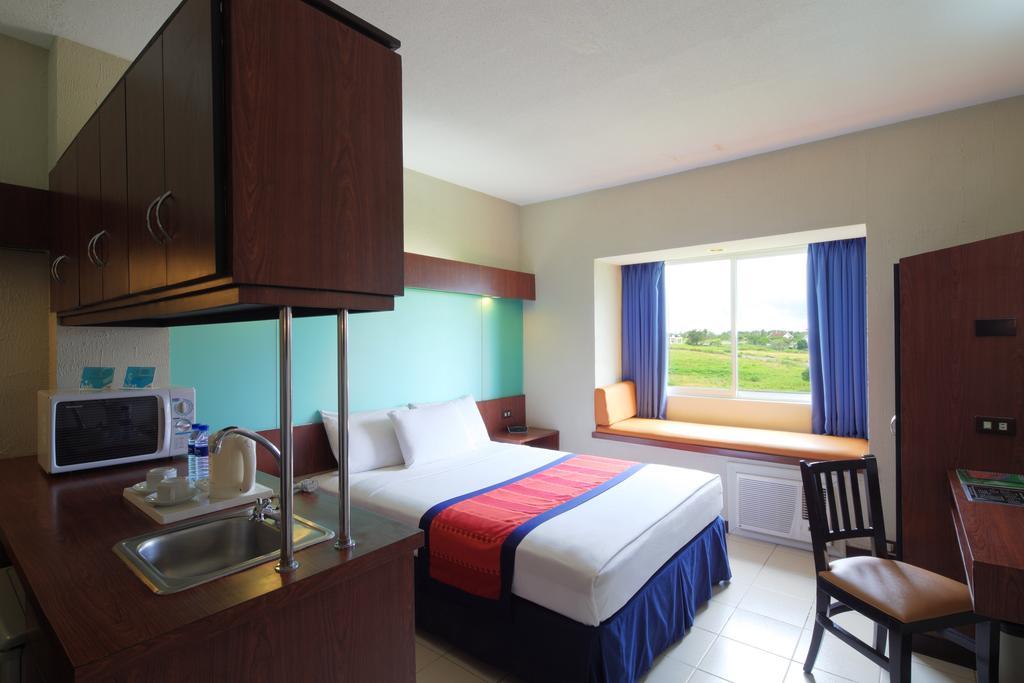 Microtel By Wyndham Eagle Ridge General Trias  Exteriör bild