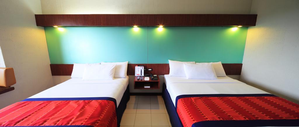 Microtel By Wyndham Eagle Ridge General Trias  Exteriör bild