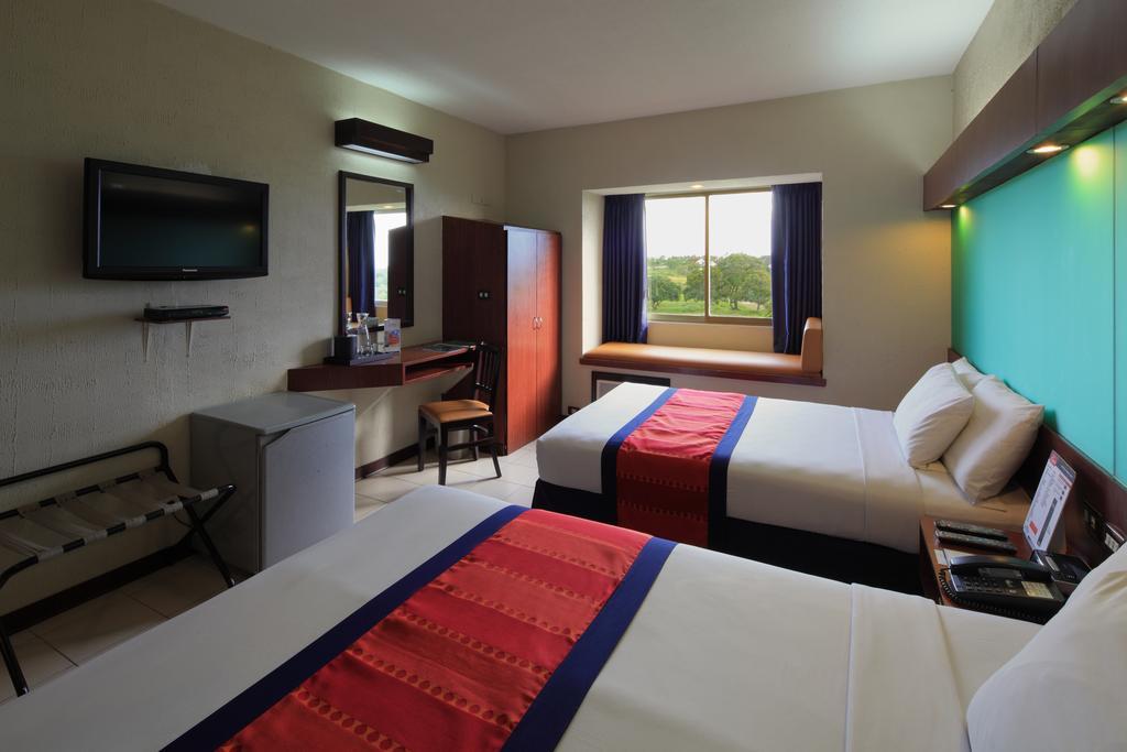 Microtel By Wyndham Eagle Ridge General Trias  Exteriör bild