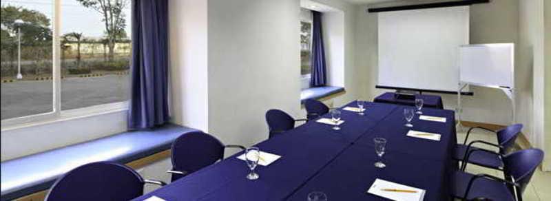 Microtel By Wyndham Eagle Ridge General Trias  Exteriör bild